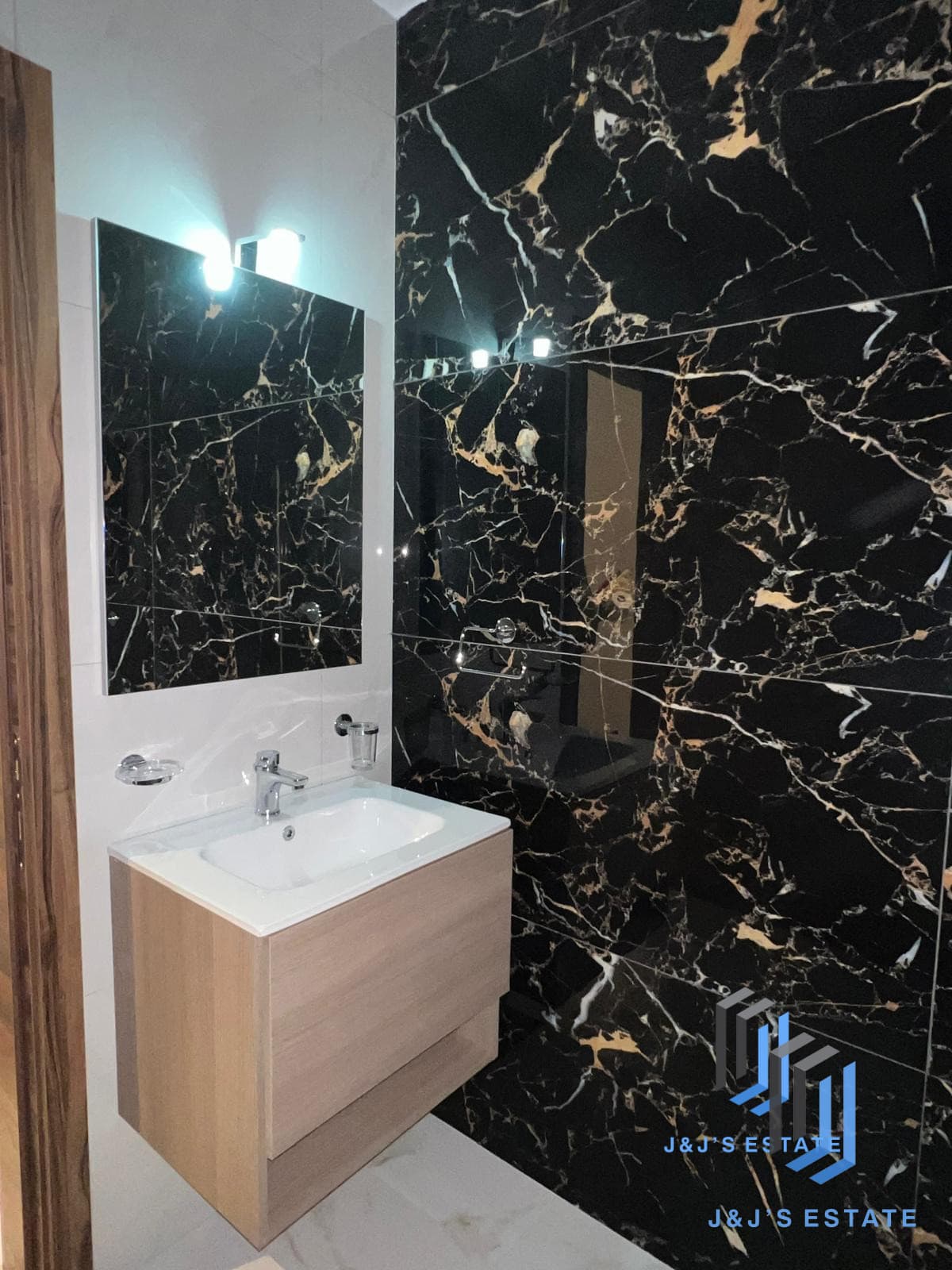Modern 2-Bedroom Apartment in Qormi · 3