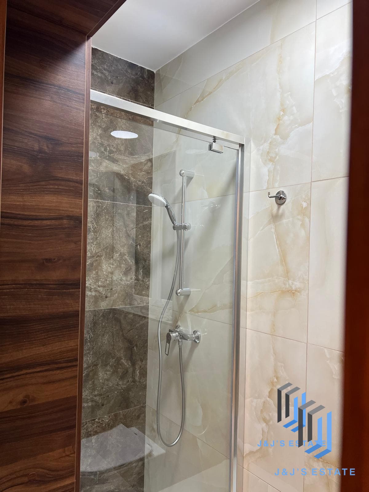 Modern 2-Bedroom Apartment in Qormi · 4