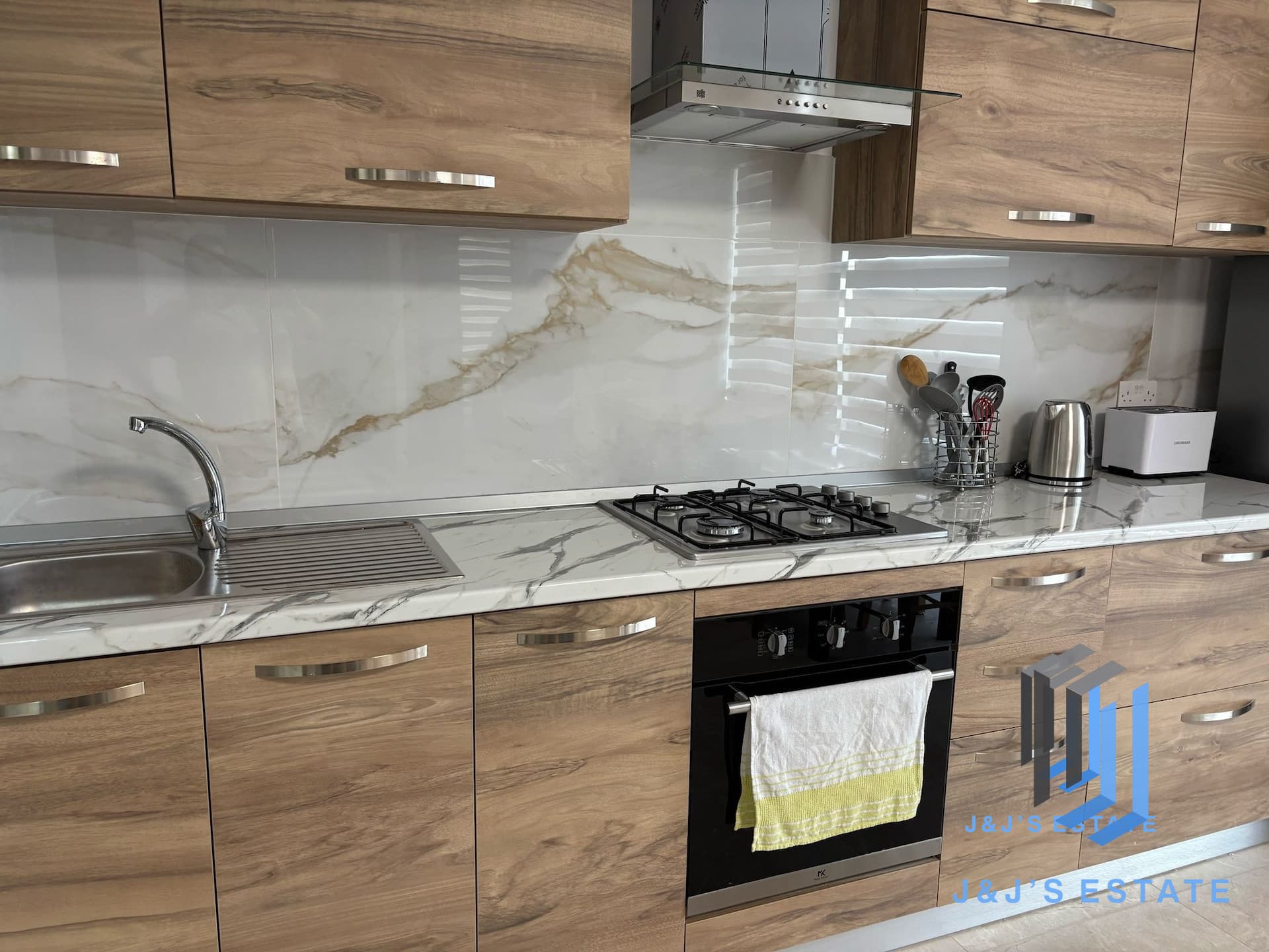 Modern 2-Bedroom Apartment in Birkirkara · 3