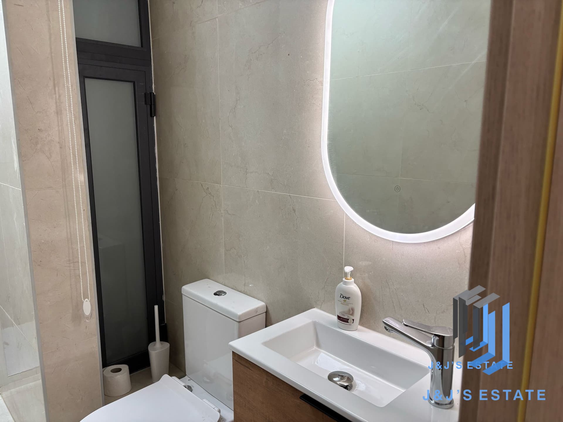 Modern 2-Bedroom Apartment in Birkirkara · 6