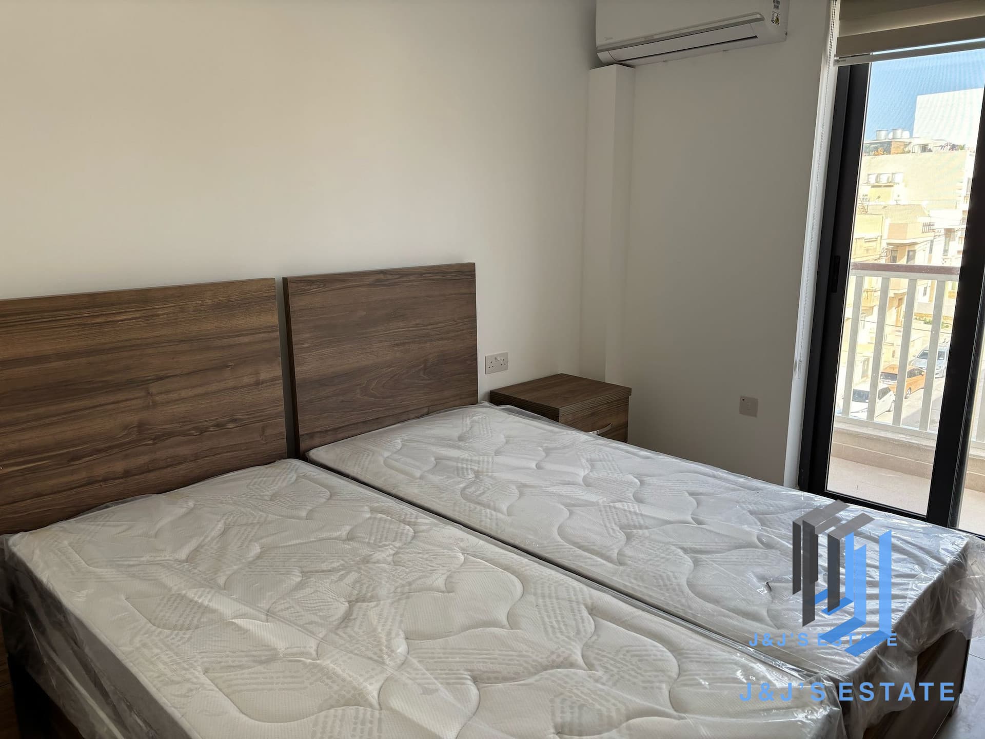 Modern 2-Bedroom Apartment in Birkirkara · 8