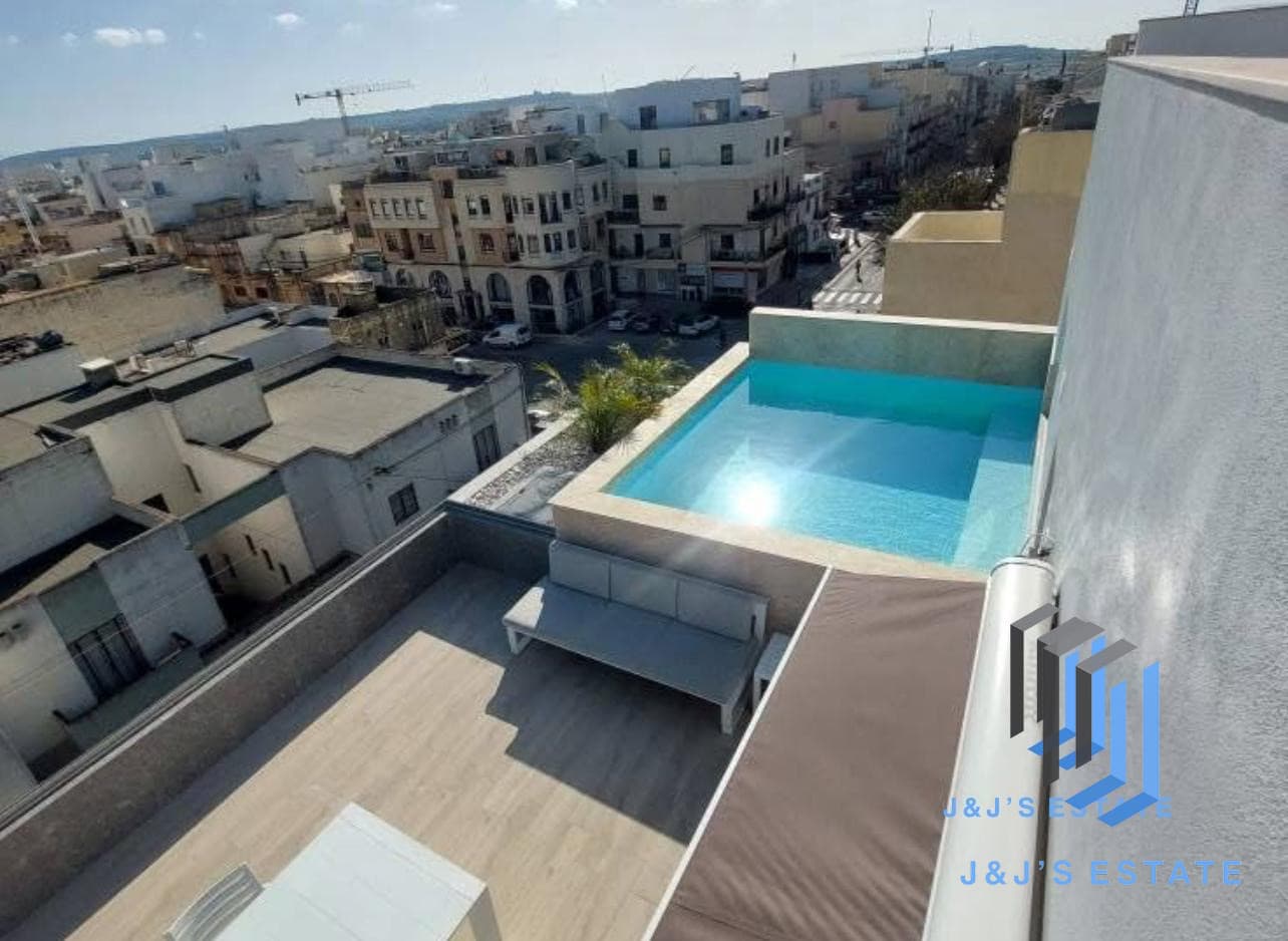 Modern Penthouse with Private Pool in Naxxar · 2