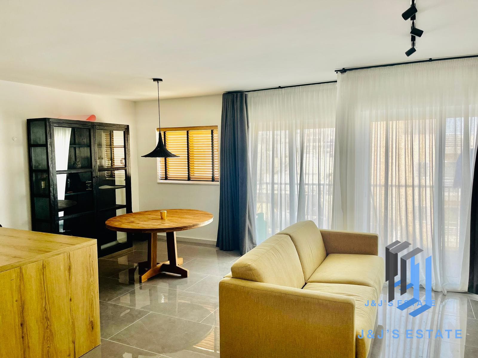 Modern 2-Bedroom Apartment with Balconies in Mellieha · 1