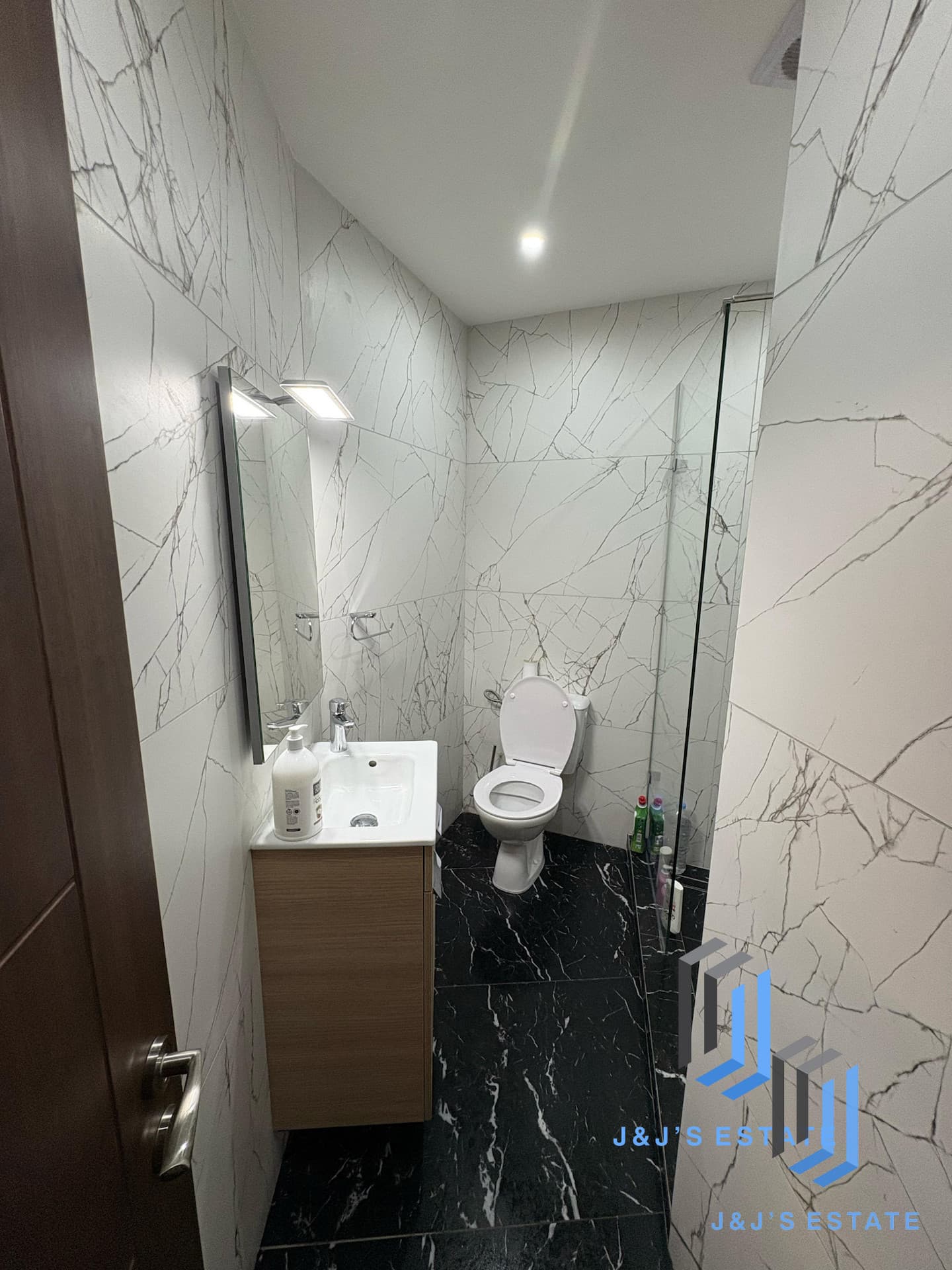 Modern 2-Bedroom Duplex Penthouse in Swatar · 7