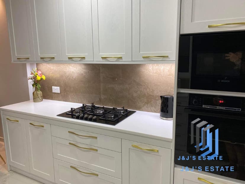 High-End 2-Bedroom Duplex in Gzira · 5