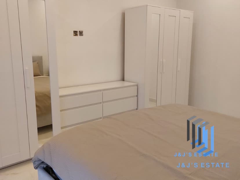 High-End 2-Bedroom Duplex in Gzira · 9