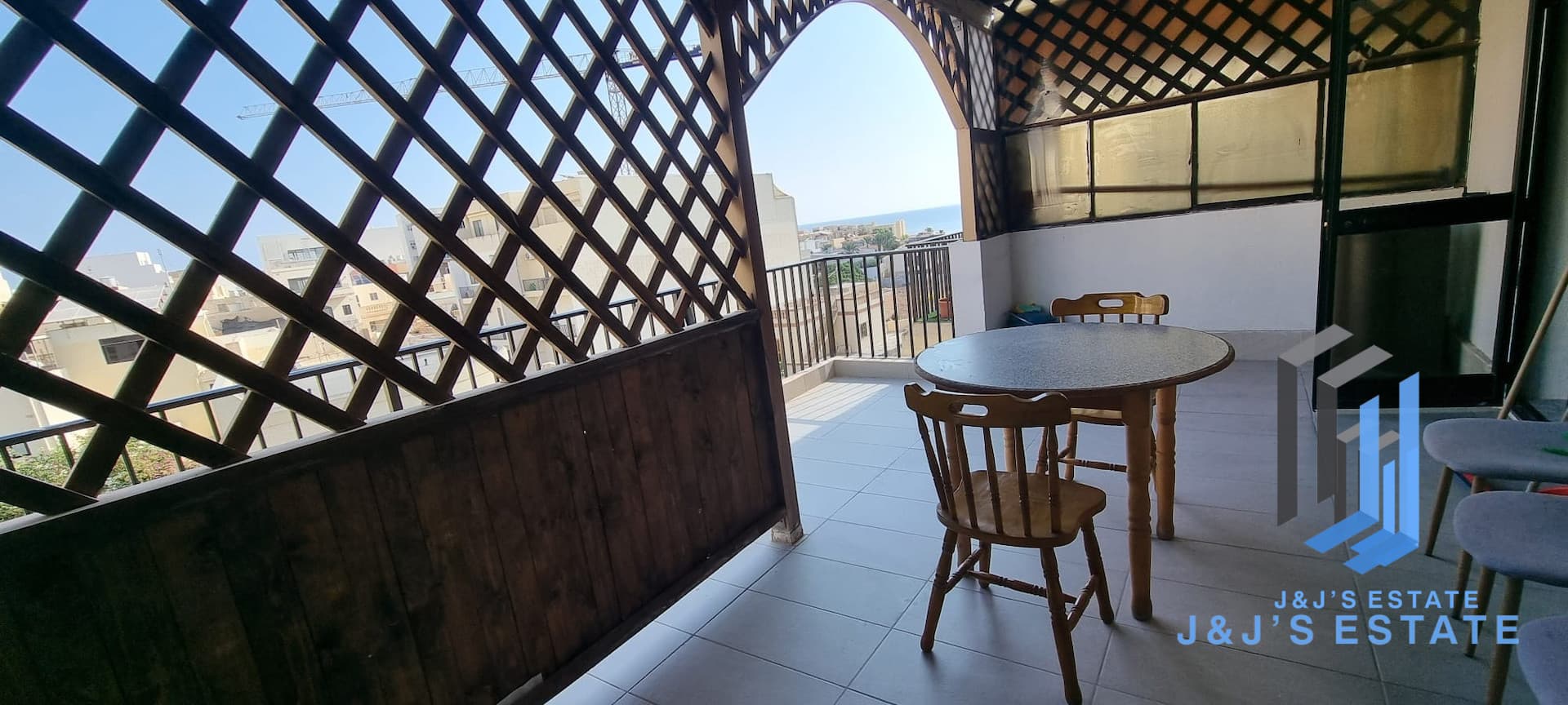 One-bedroom apartment with large terrace and sea view in Marsaskala · 1