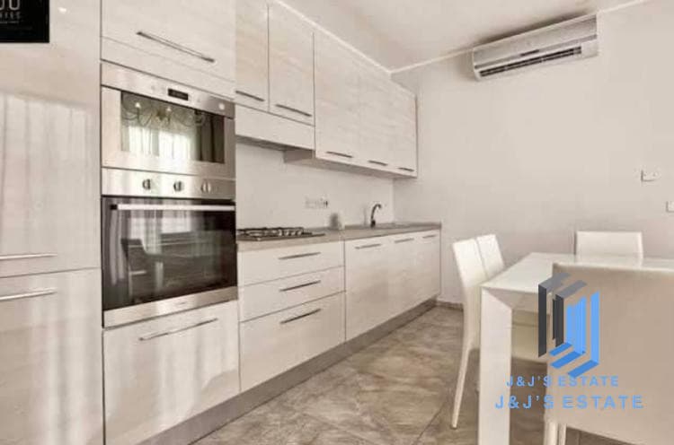 Luxurious 2-Bedroom Apartment with Marina Views in Ta'Xbiex · 7