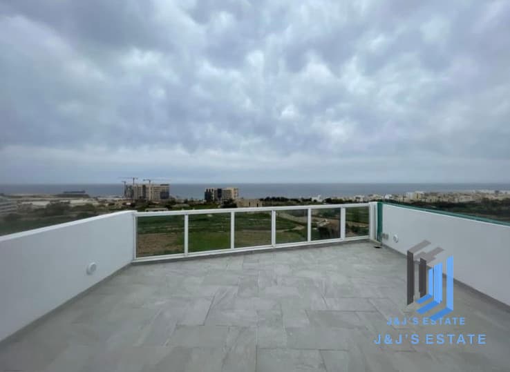 Luxury 2-Bedroom Penthouse with Sea Views in Zabbar · 11