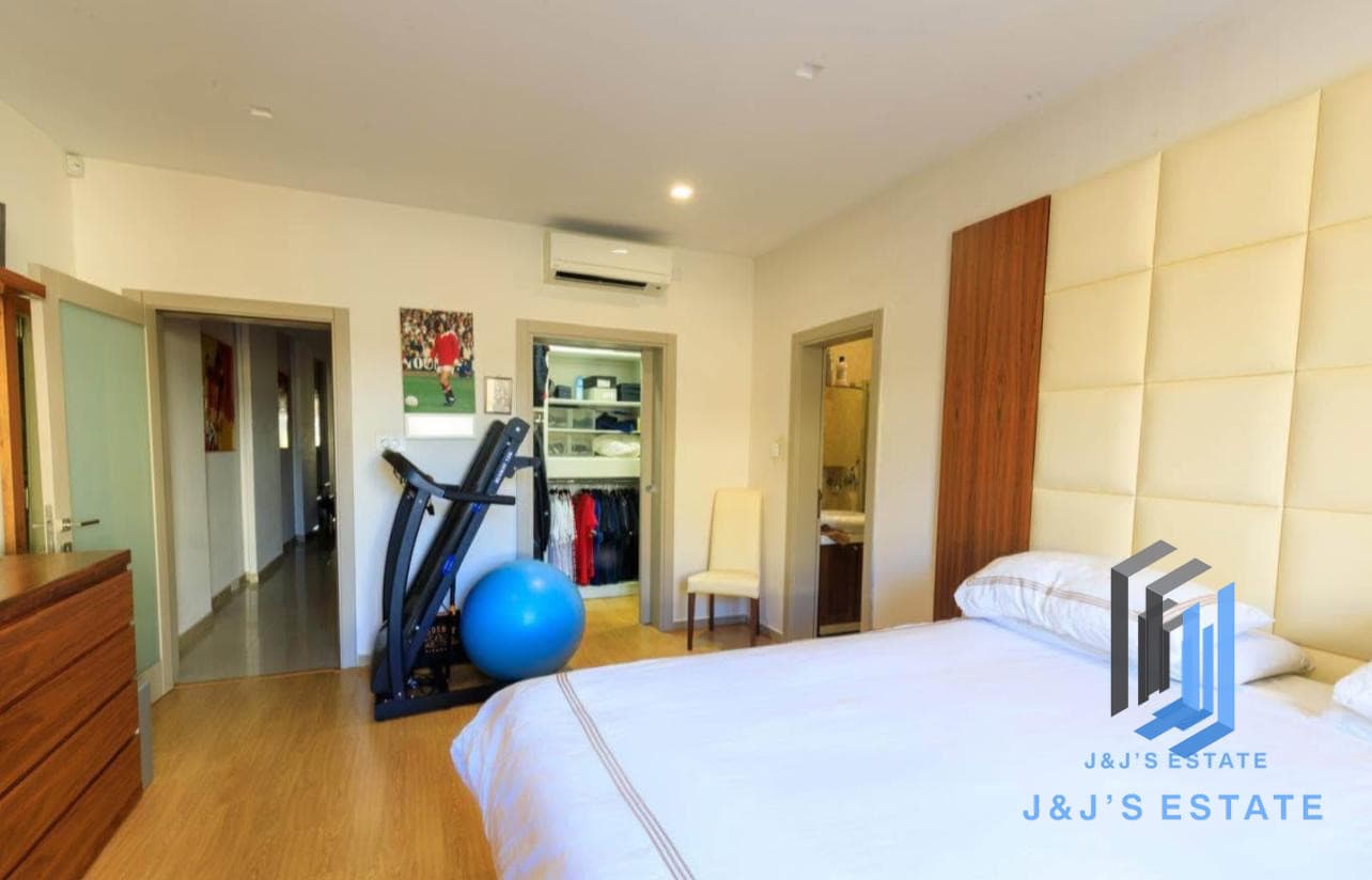 Elegant 3-Bedroom Apartment in Swieqi · 2