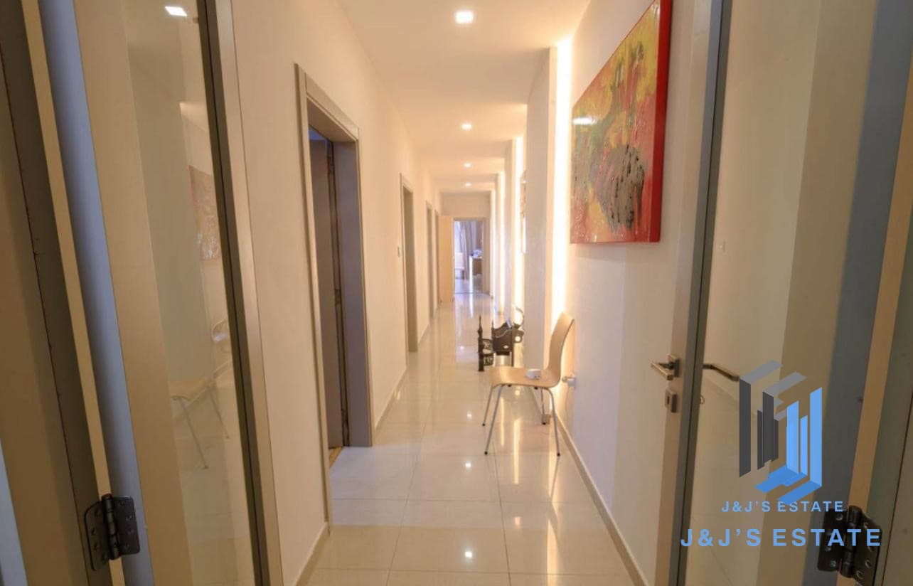 Elegant 3-Bedroom Apartment in Swieqi · 4