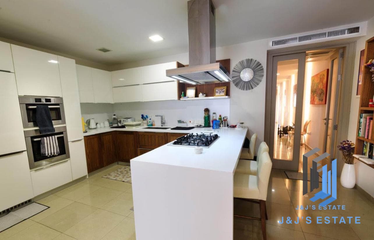Elegant 3-Bedroom Apartment in Swieqi · 5