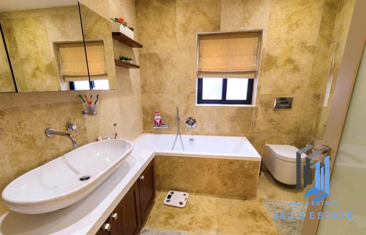 Elegant 3-Bedroom Apartment in Swieqi · 7