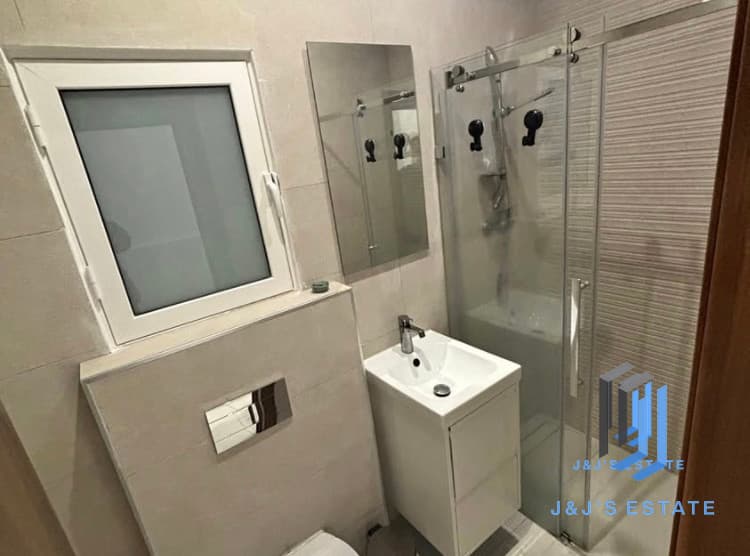 Newly Refurbished 2-Bedroom Maisonette in Sliema · 2