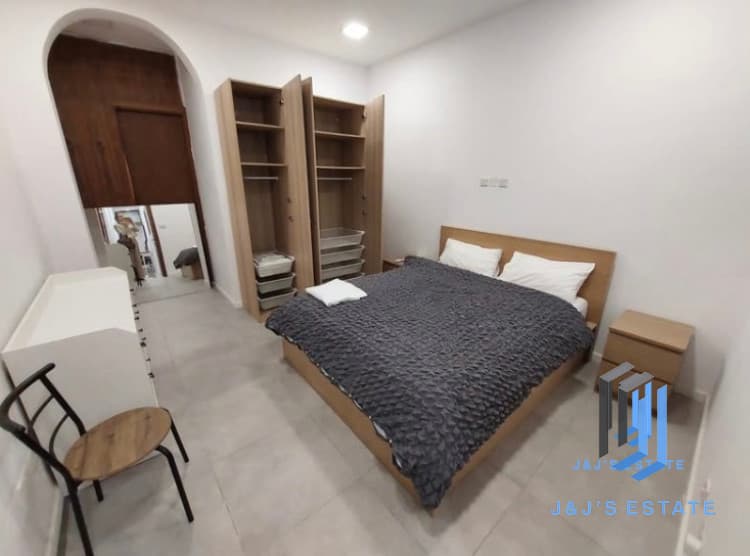 Newly Refurbished 2-Bedroom Maisonette in Sliema · 3