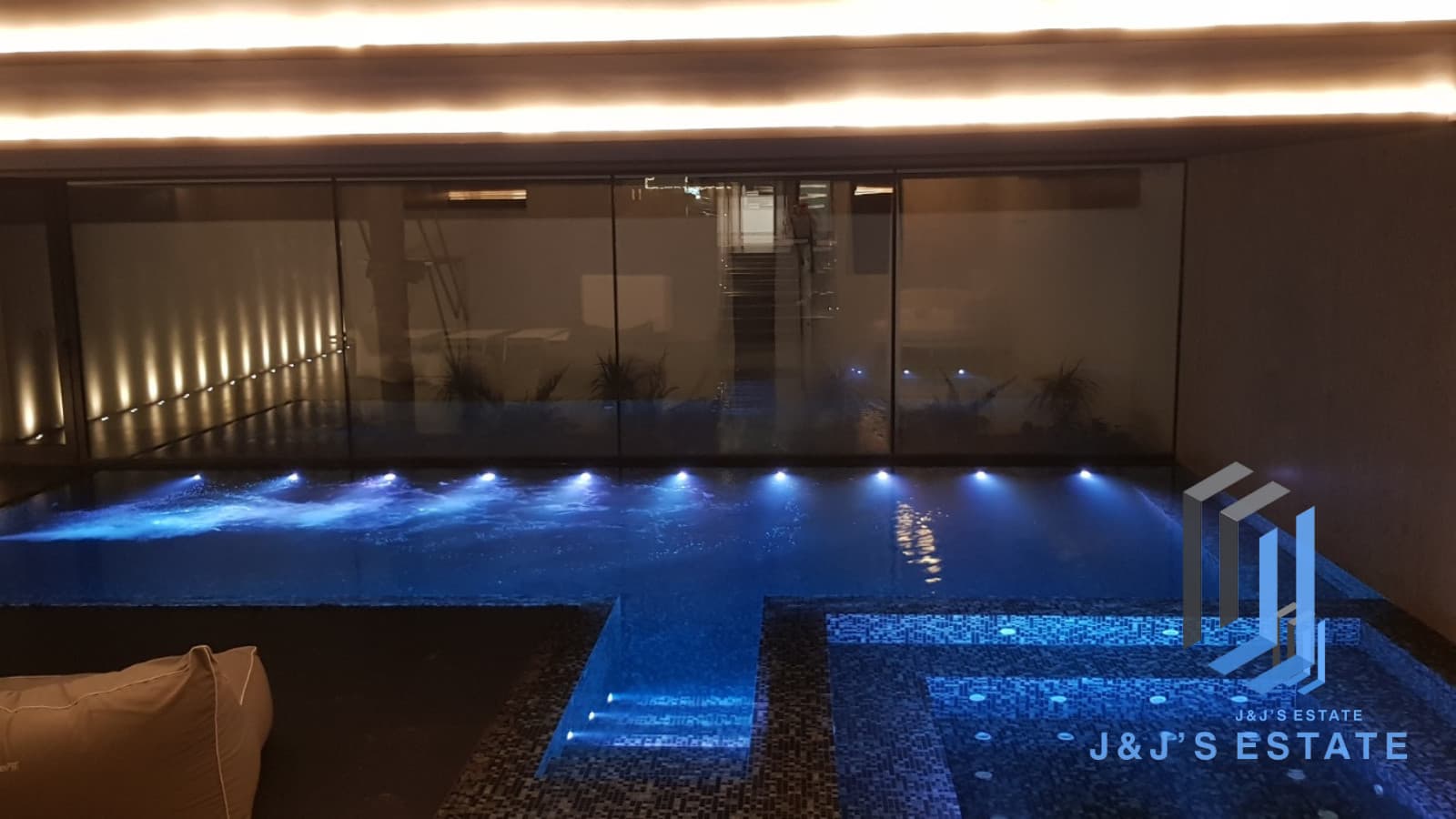 Luxury 6-Bedroom Villa with Sea Views in Madliena · 2