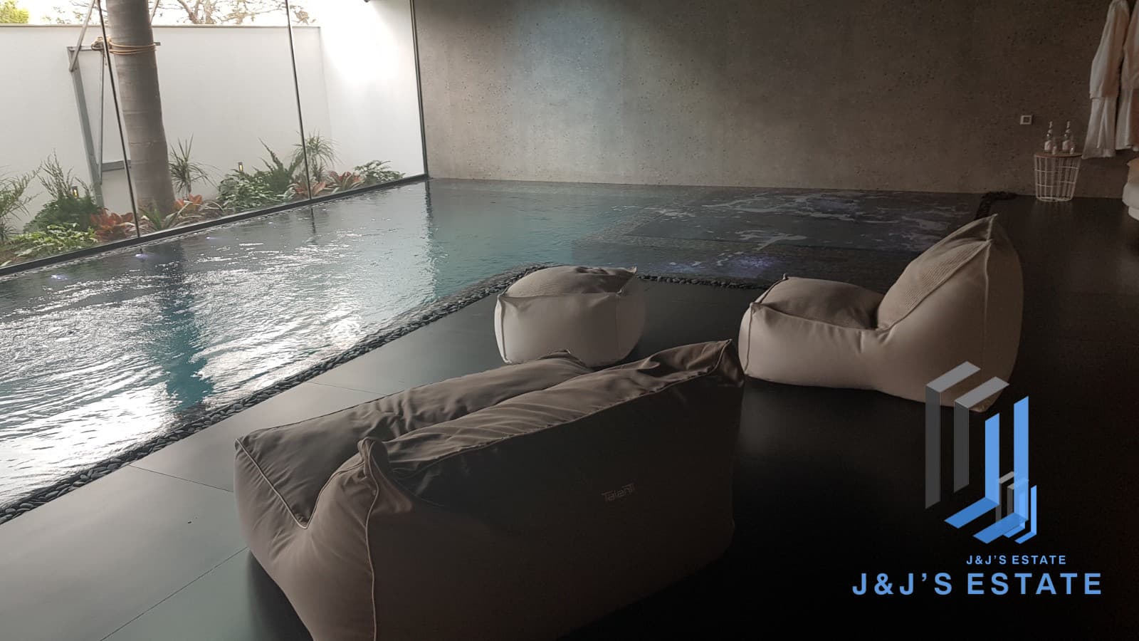 Luxury 6-Bedroom Villa with Sea Views in Madliena · 3