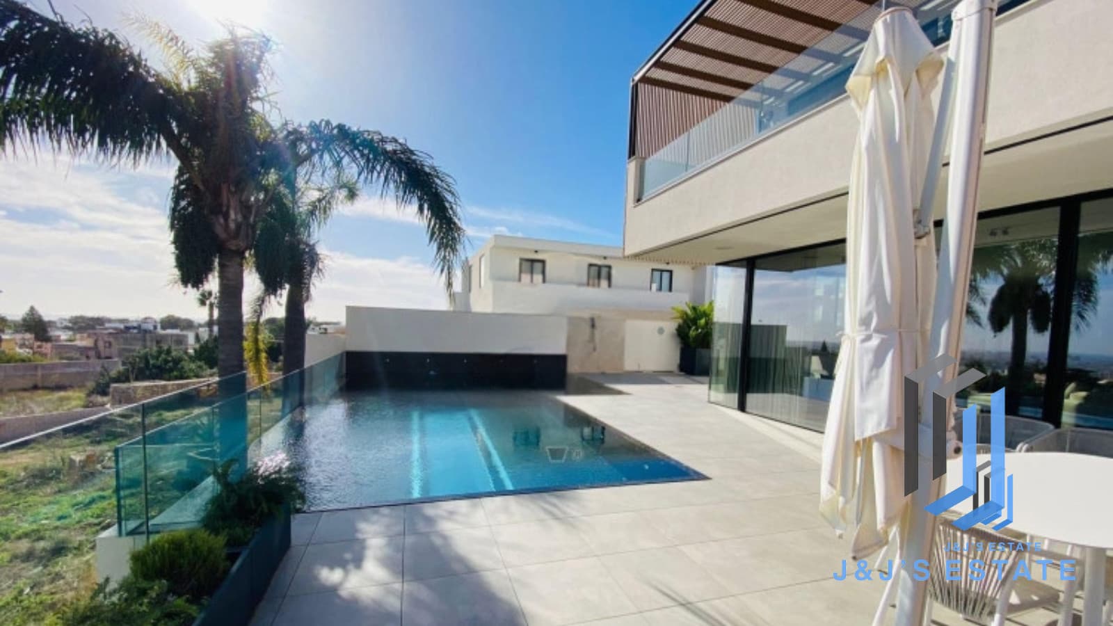 Luxury 6-Bedroom Villa with Sea Views in Madliena · 10