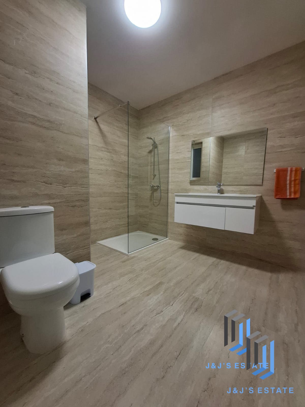 Brand New & Bright 2-Bedroom Apartment Near Airport · 9