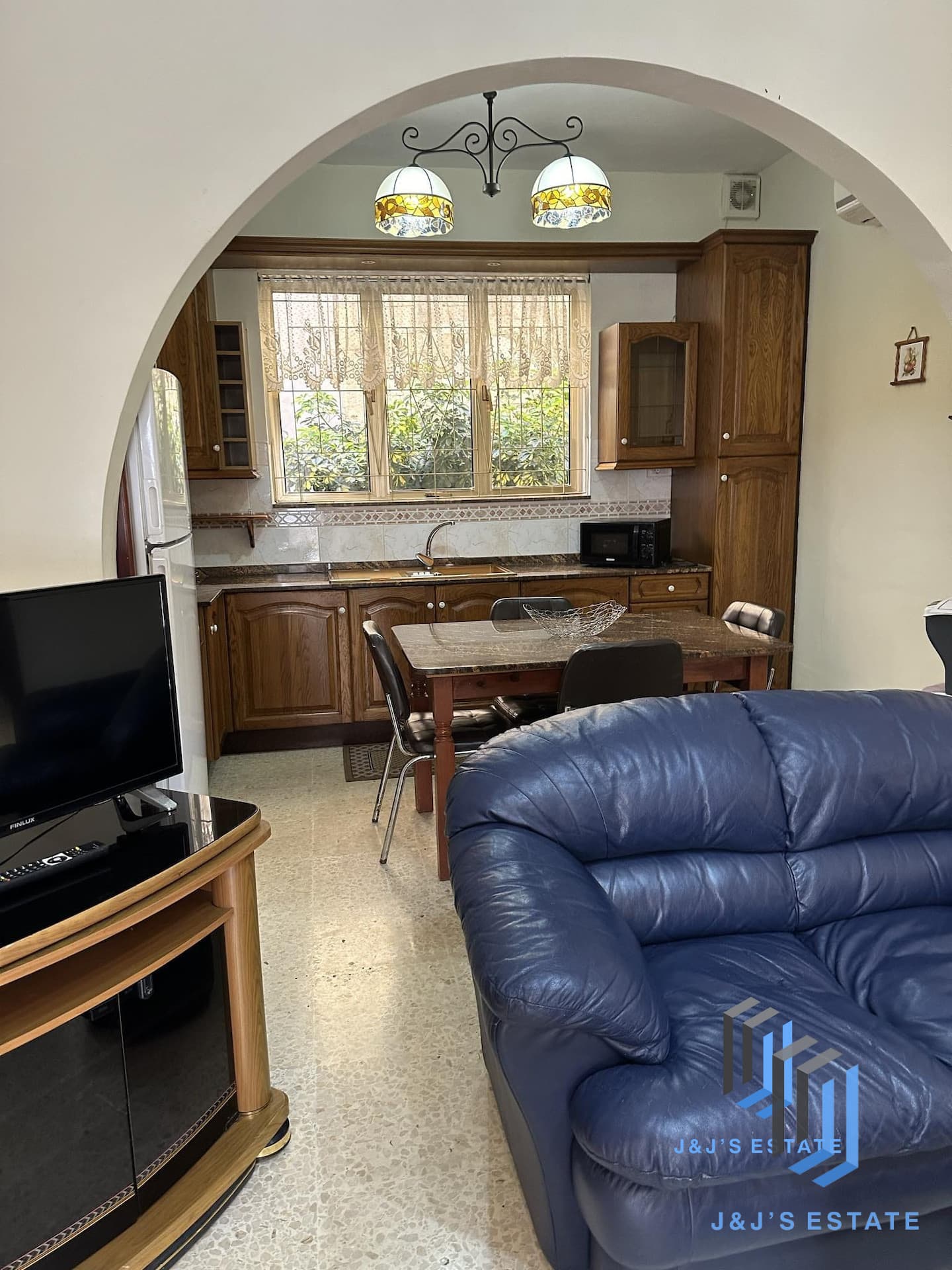 3-Bedroom Apartment with Valley & Sea Views – San Gwann · 10