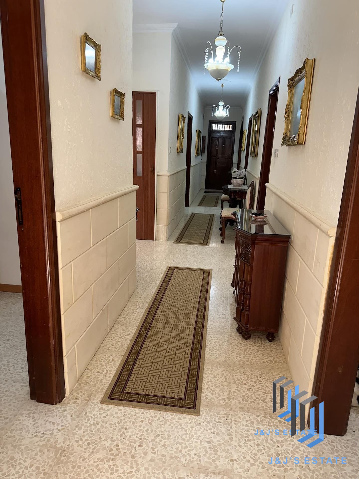 3-Bedroom Apartment with Valley & Sea Views – San Gwann · 16