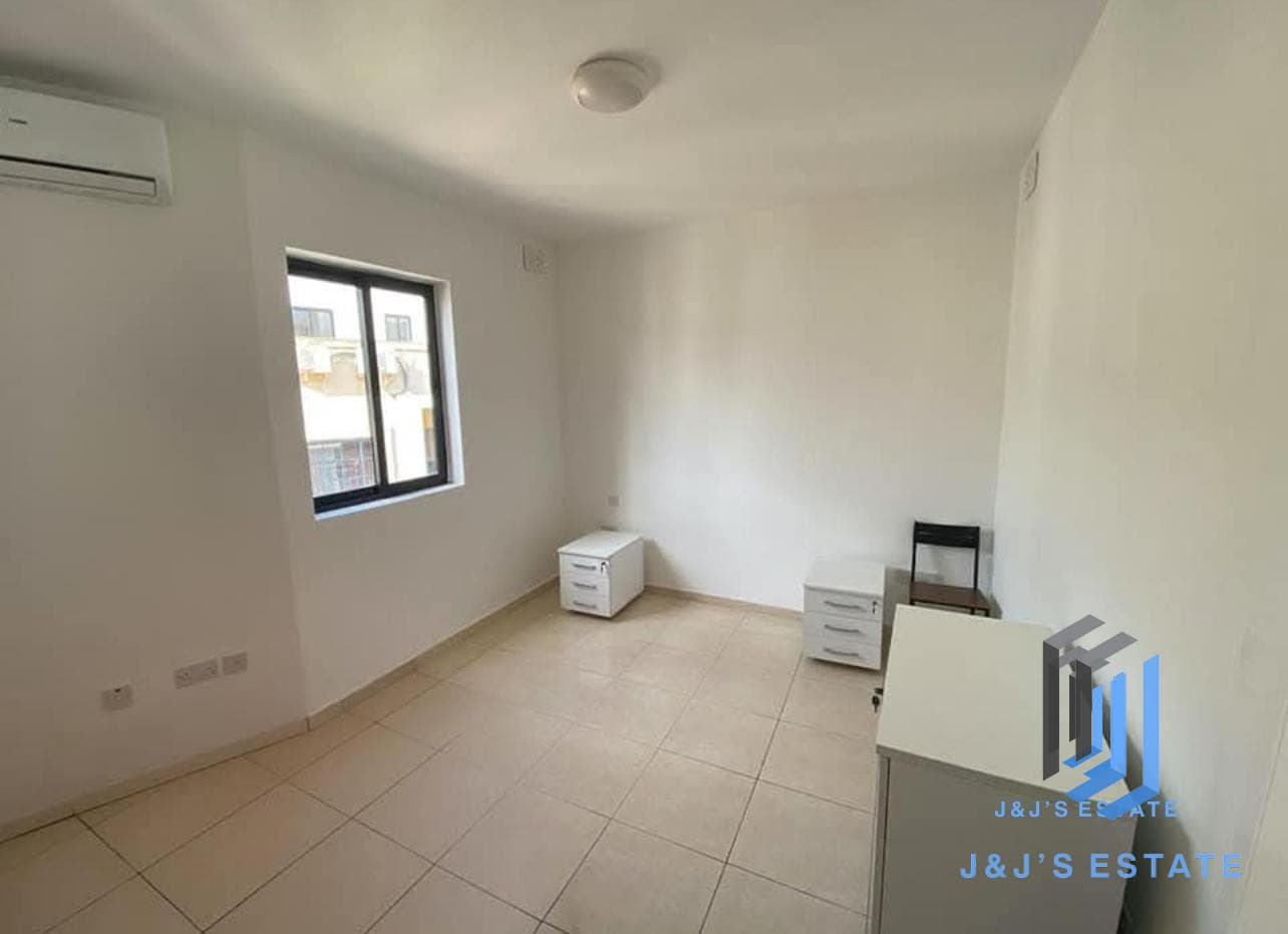Newly Refurbished 2-Bedroom Apartment in Sliema & St Julian's · 3