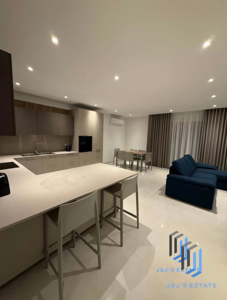 Modern 3-Bedroom Apartment in Pembroke · 4