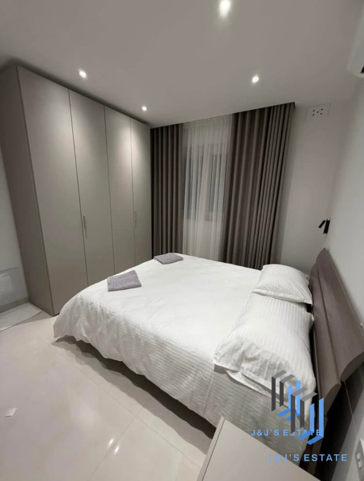 Modern 3-Bedroom Apartment in Pembroke · 7