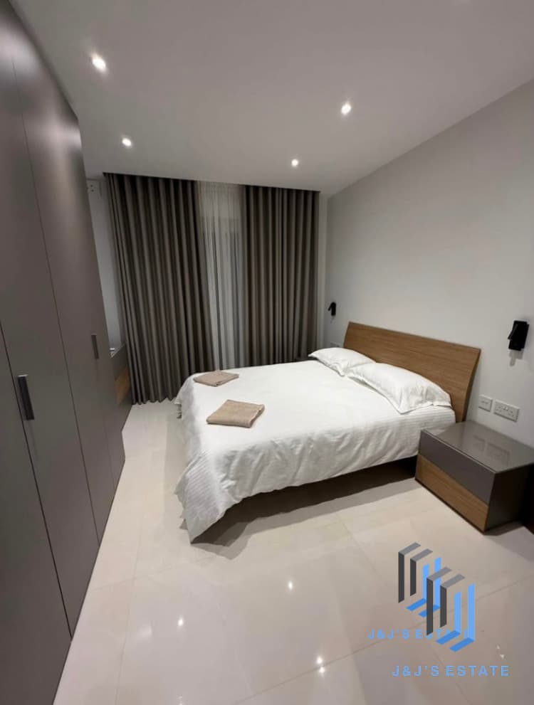 Modern 3-Bedroom Apartment in Pembroke · 8
