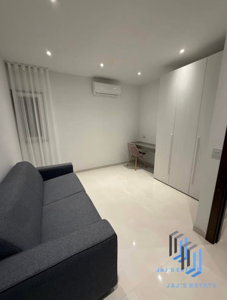 Modern 3-Bedroom Apartment in Pembroke · 9