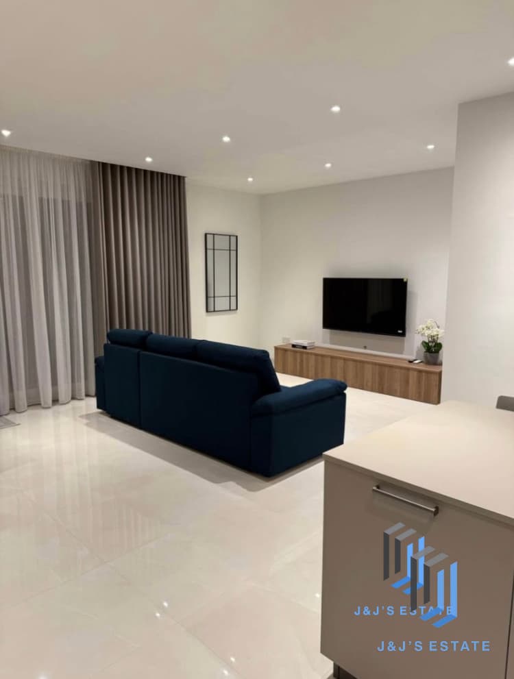 Modern 3-Bedroom Apartment in Pembroke · 10