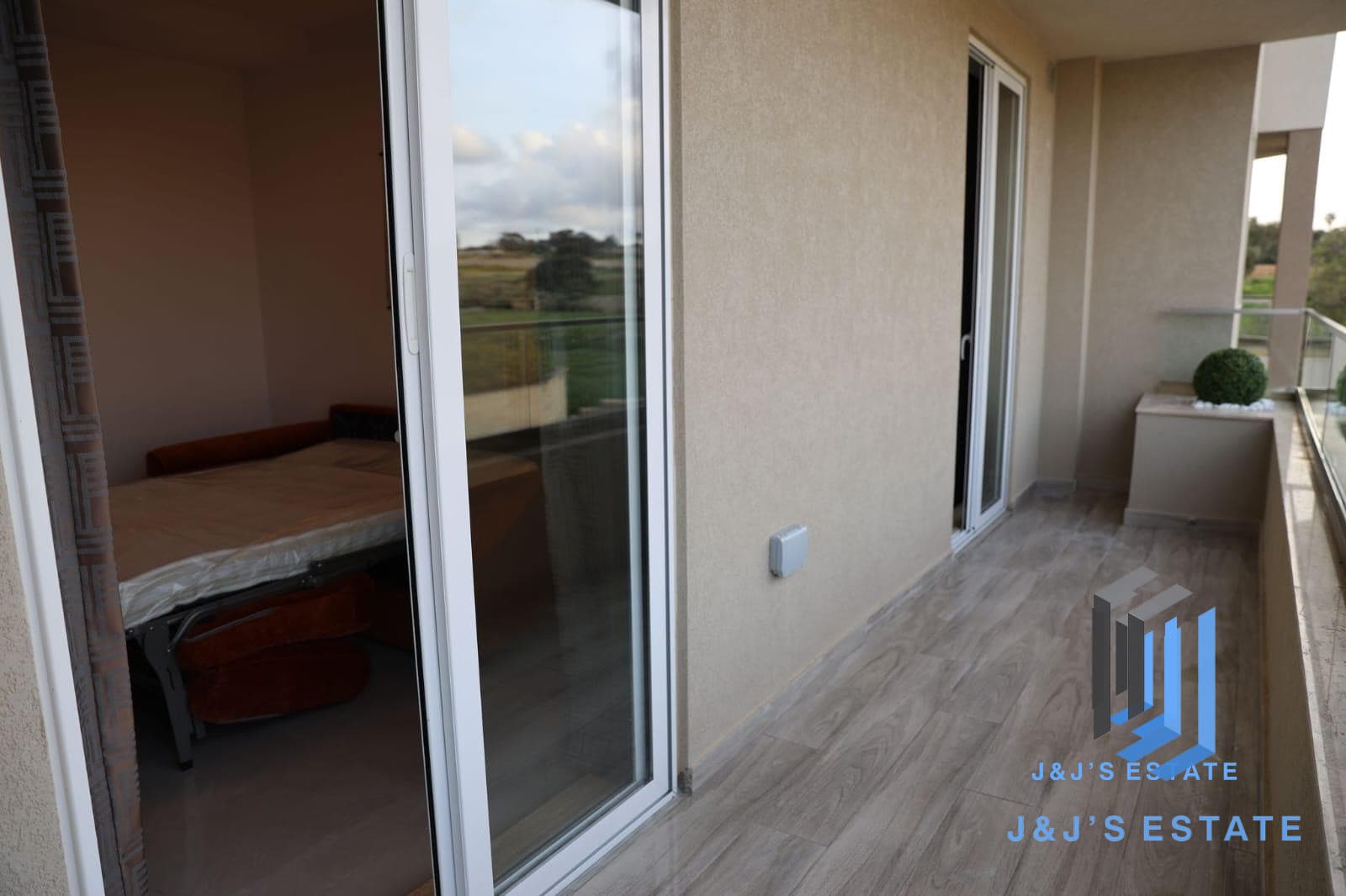 Furnished 3-Bedroom Corner Apartment with ODZ Views - Marsaxlokk · 11