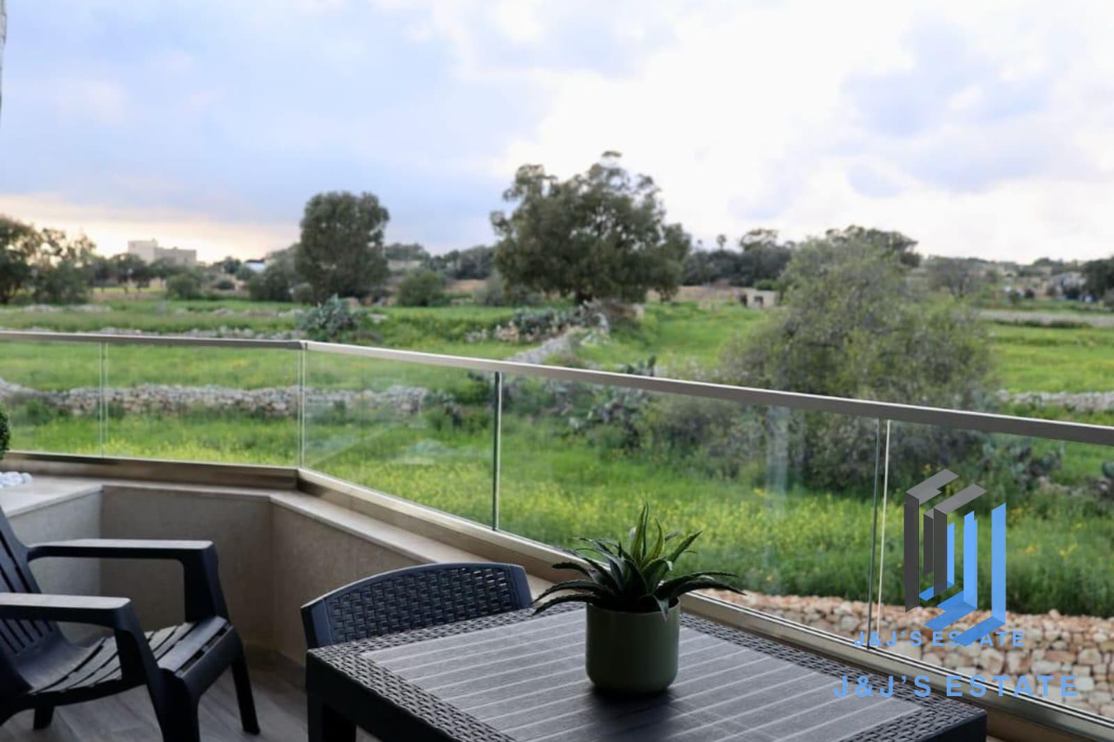 Furnished 3-Bedroom Corner Apartment with ODZ Views - Marsaxlokk · 21