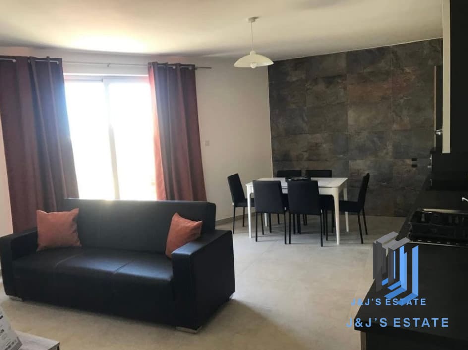 Spacious 3-Bedroom Apartment - 5 Minutes from Airport · 6