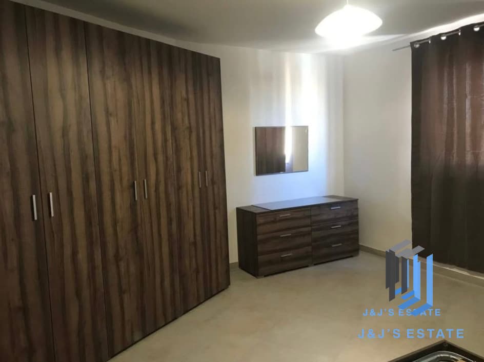 Spacious 3-Bedroom Apartment - 5 Minutes from Airport · 10