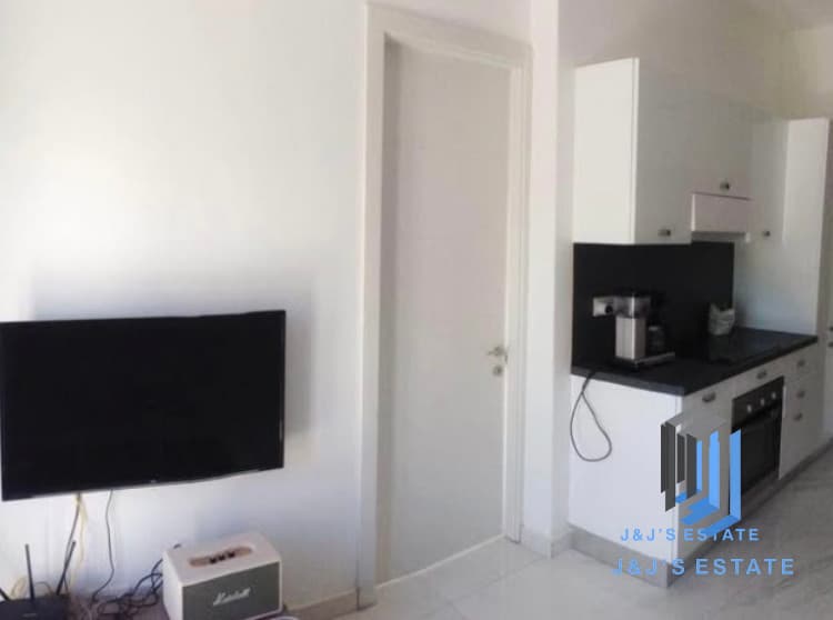 Bright 3-Bedroom Apartment in the Heart of Sliema · 4