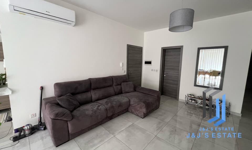 Modern 2-Bedroom Apartment with Backyard in Iklin · 4