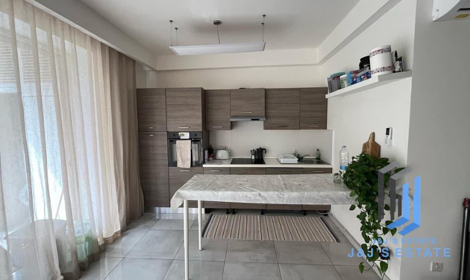 Modern 2-Bedroom Apartment with Backyard in Iklin · 7