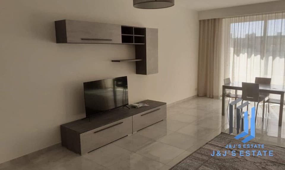Modern 2-Bedroom Apartment with Backyard in Iklin · 9