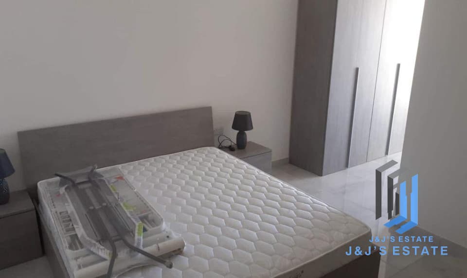 Modern 2-Bedroom Apartment with Backyard in Iklin · 10