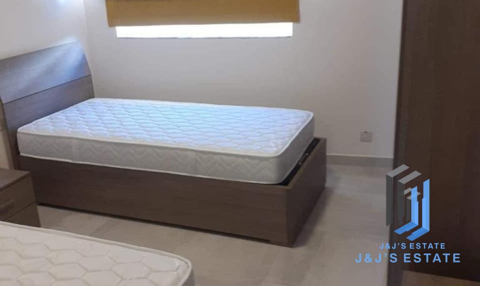 Modern 2-Bedroom Apartment with Backyard in Iklin · 12