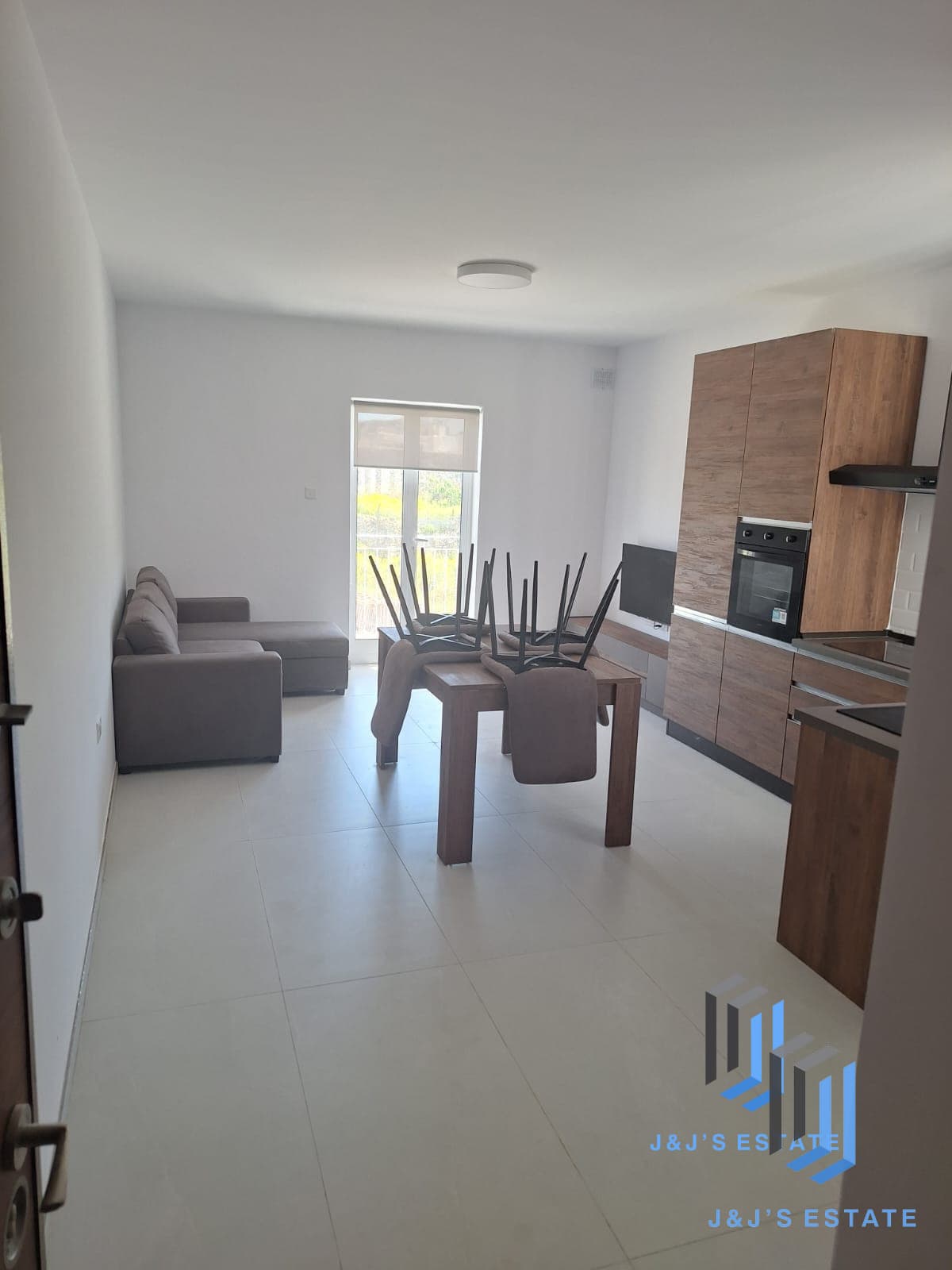 Modern 1-Bedroom Apartment in Msida · 3