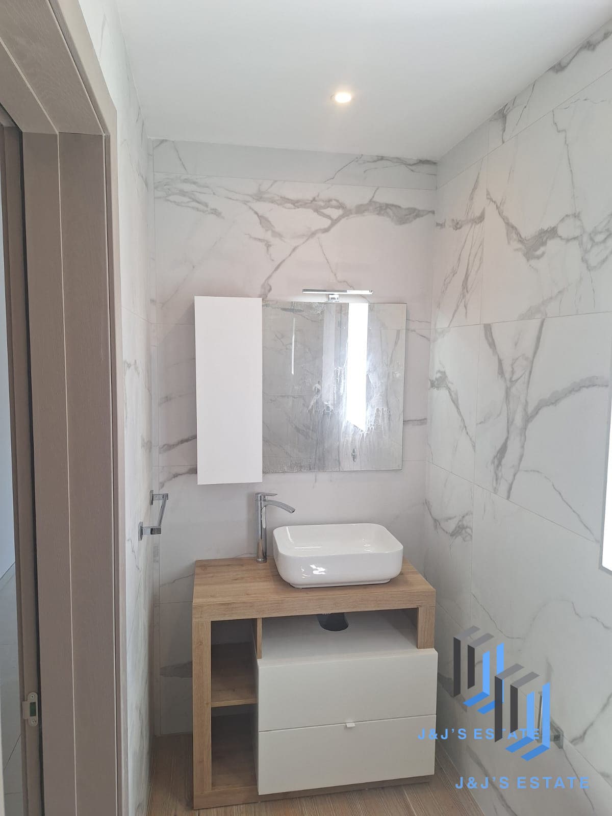Modern 1-Bedroom Apartment in Msida · 7