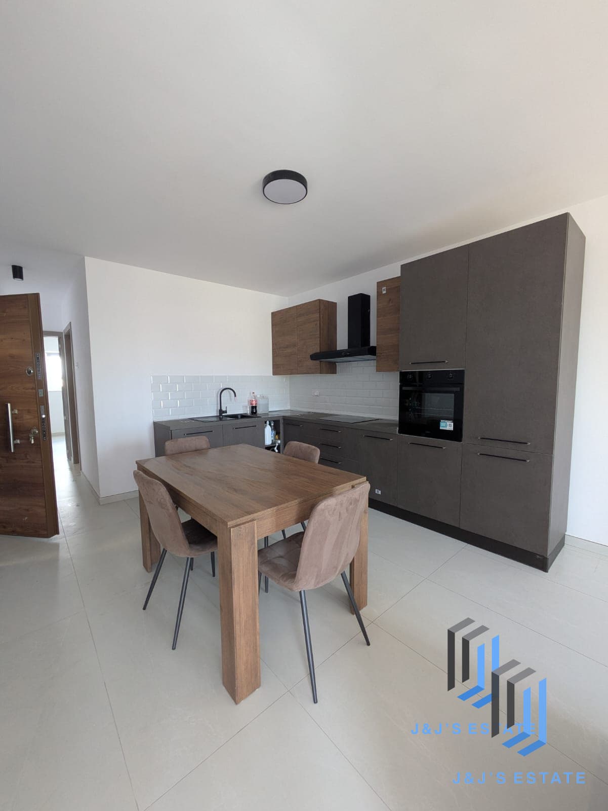 Spacious 3-Bedroom Apartment in Msida · 2