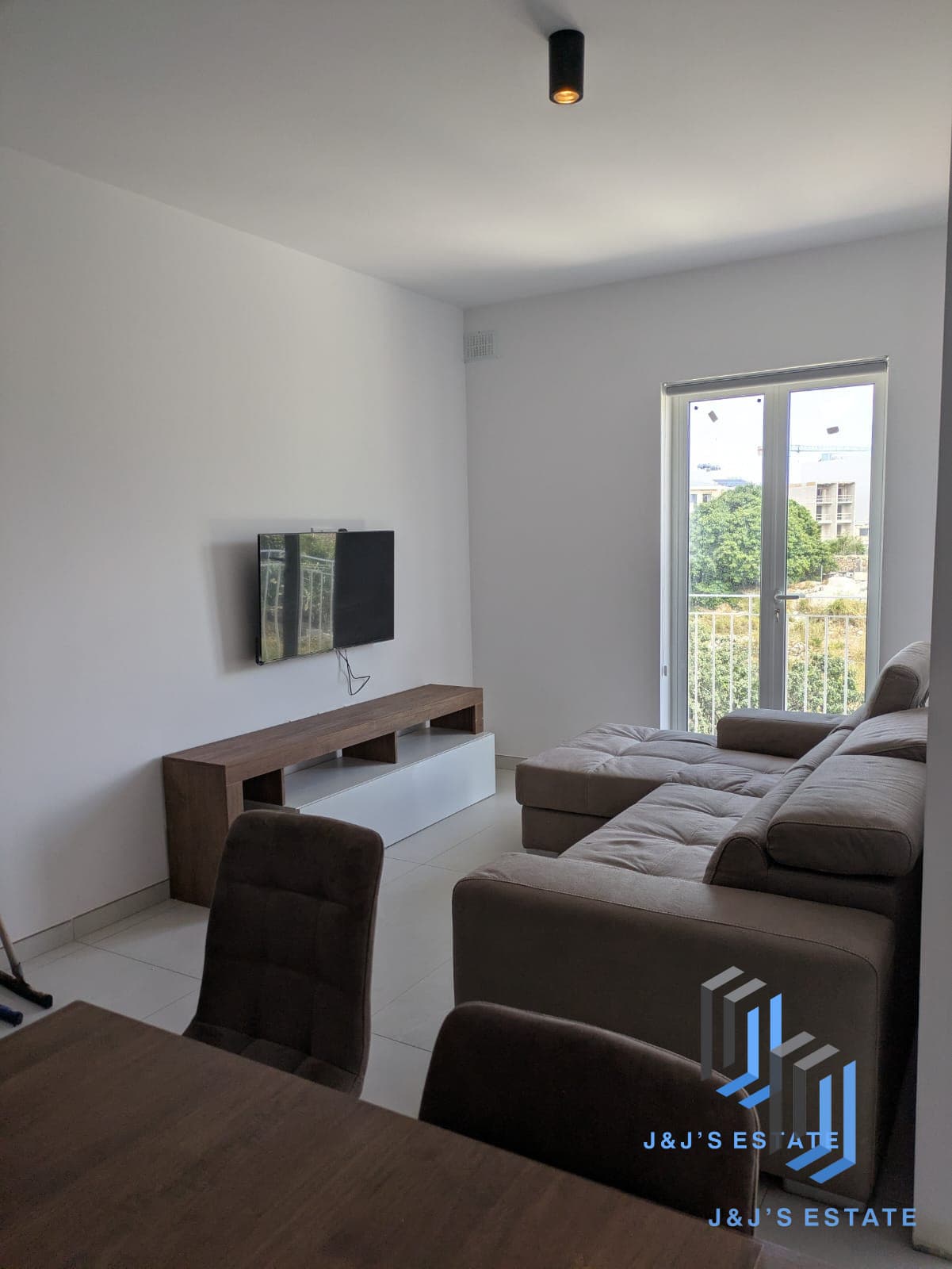 Spacious 3-Bedroom Apartment in Msida - Central Location · 3