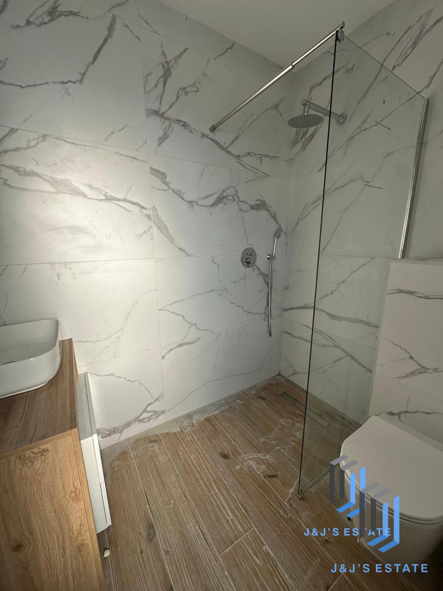 Modern 1-Bedroom Penthouse in Msida with City Views · 9