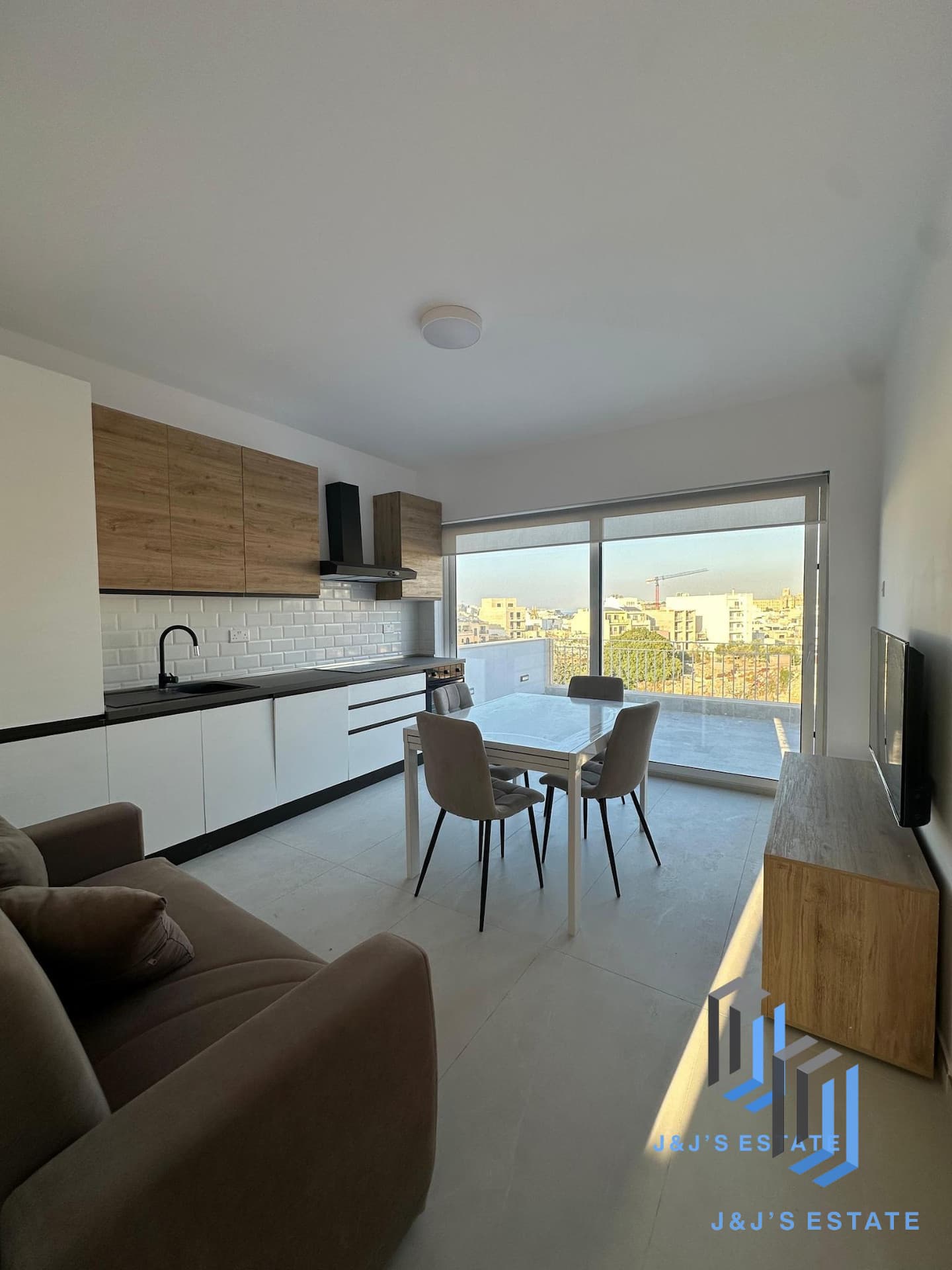 Modern 1-Bedroom Penthouse in Msida with City Views · 13