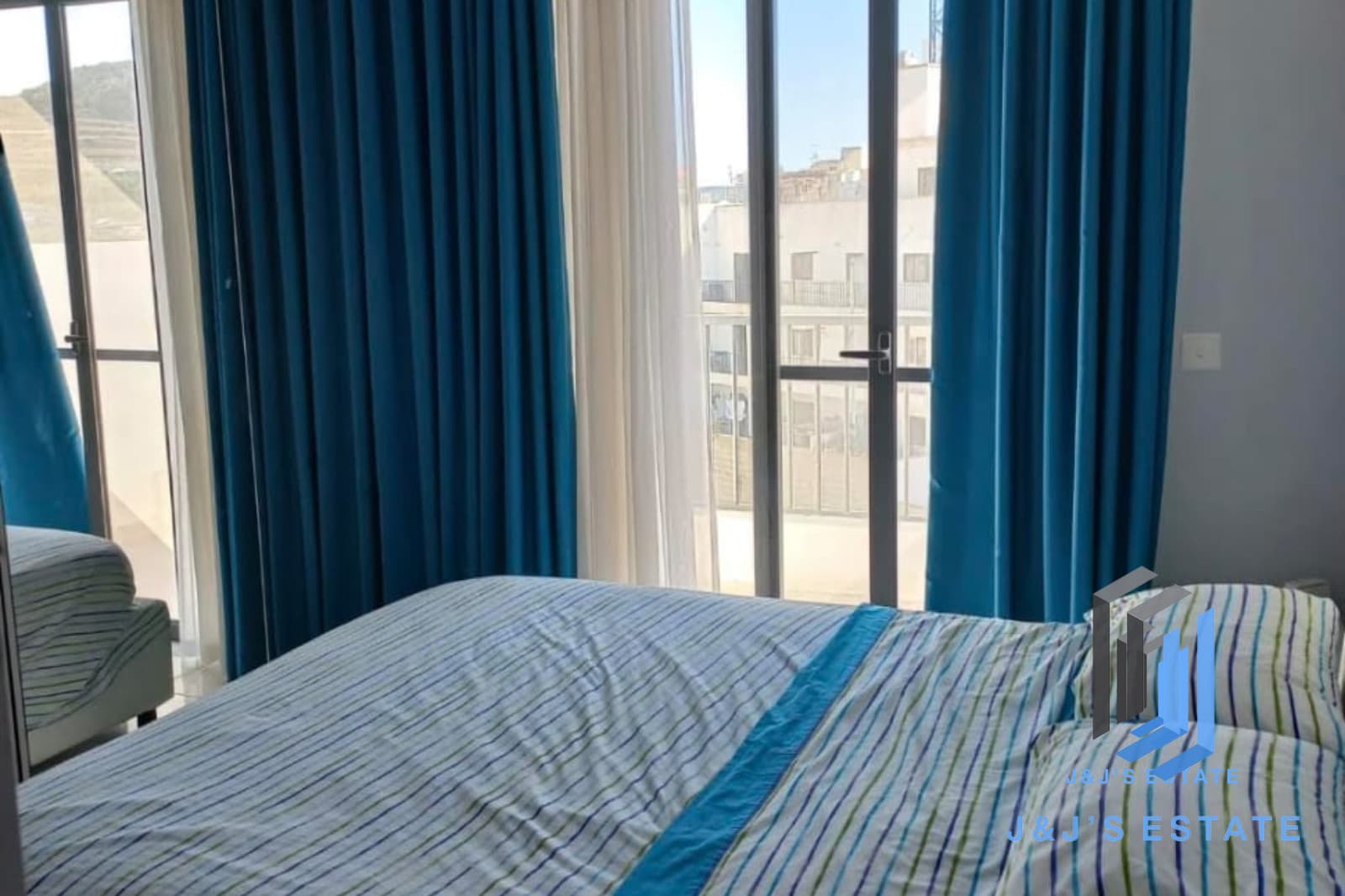 Seafront 2-Bedroom Duplex Penthouse in St Paul’s Bay · 7