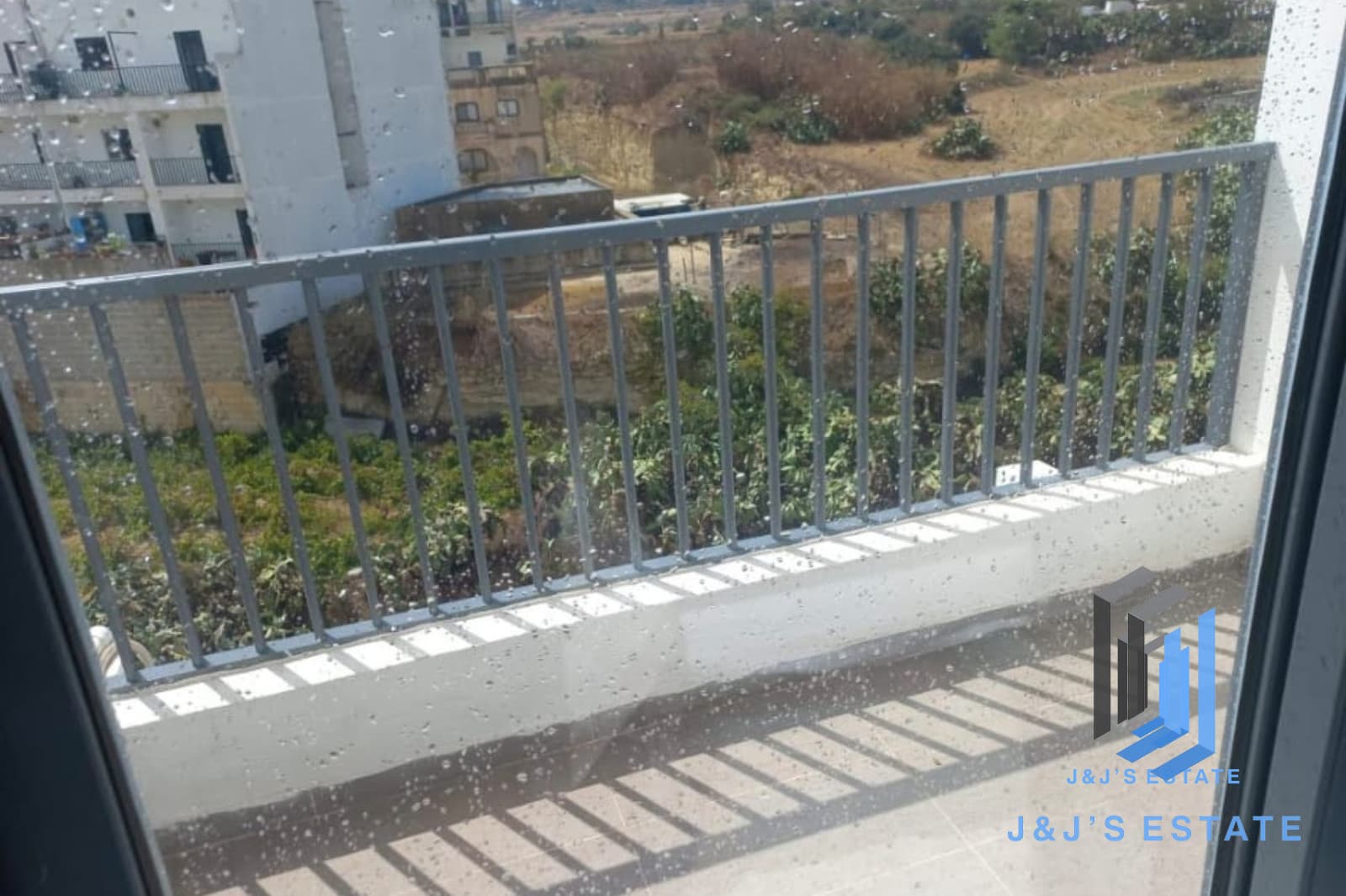 Seafront 2-Bedroom Duplex Penthouse in St Paul’s Bay · 8