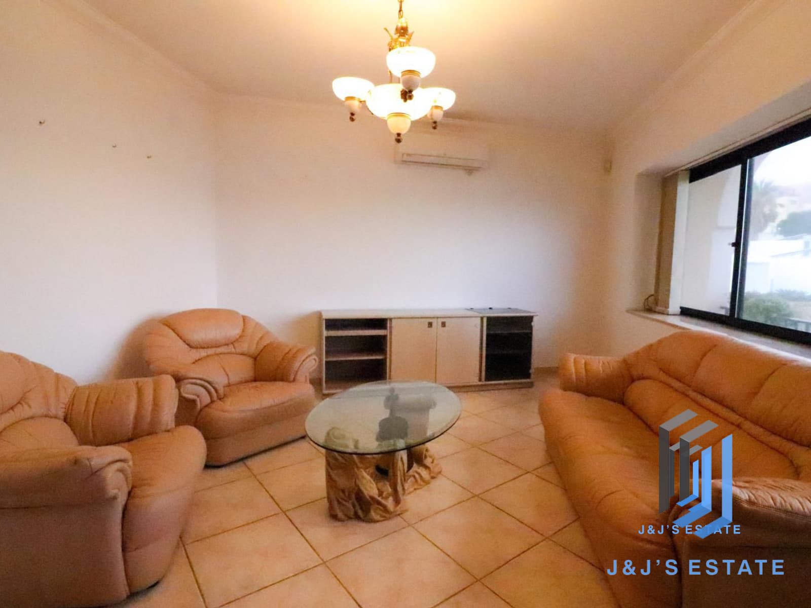 Modern 5-Bedroom Villa with Pool in Mellieha · 5